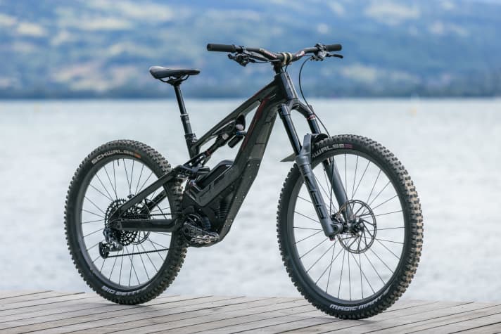 Lapierre Overvolt GLP III Team // 725 Wh // 170mm Federweg v./h. // 29/27,5" (Mullet) Laufräder // 11.499€ // Gewicht 23,4 Kilo