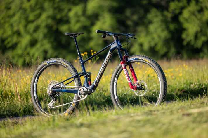 Das Lapierre XR CRoss Country Fully ist neu. Wo seine Reise hingeht ist noch ungewiss.