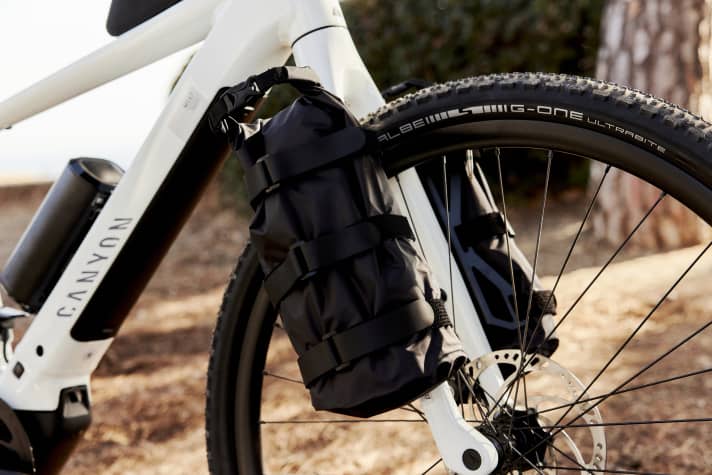 The top model of the Pathlite:ON has a rigid fork with attachment points for bags instead of a suspension fork.