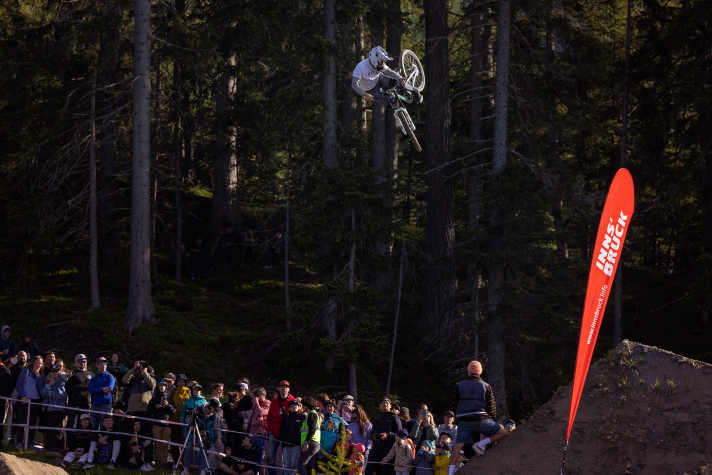 As far as possible across the air: whip-off.