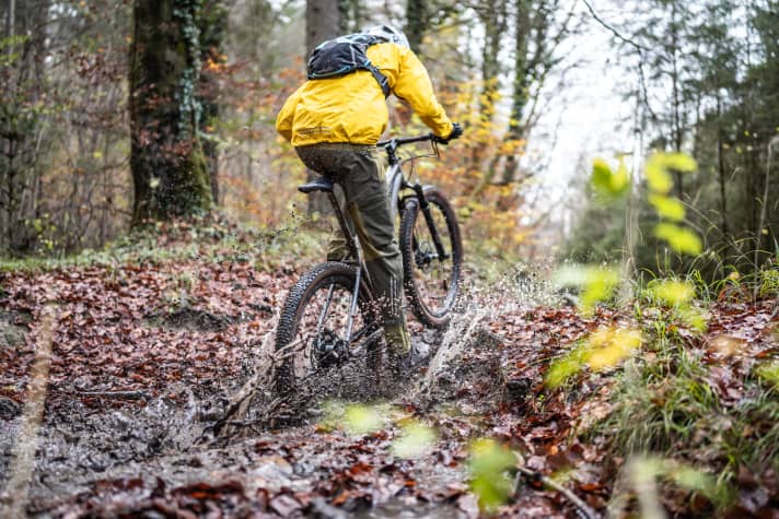 Tough conditions for suspension forks on mountain bikes: muddy trails.