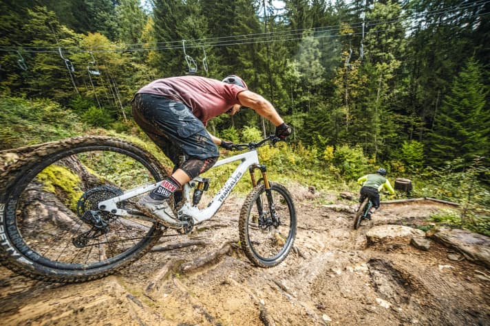 We found out how the Transalpes E1 Enduro with Maxon Bikedrive Air performs in tough terrain in our practical test. You can read the full test in EMTB 6/2023, available now! 