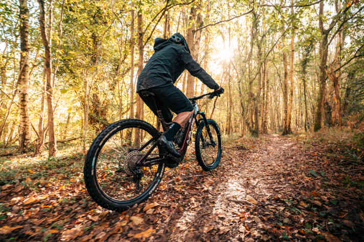 Long chainstays, a steep seat angle and the sensitive Bosch motor should give the MMR strong climbing capabilities.