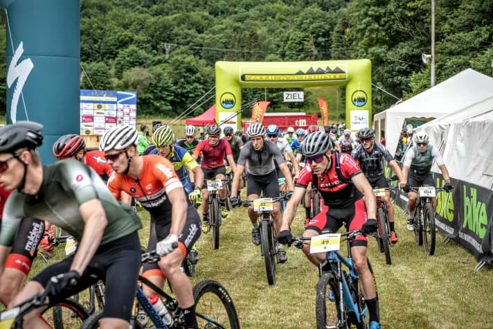 During the pandemic years, the sport of marathon racing missed a broad starting field, such as here at MTB am Rursee, part of the Marathon Trophy.