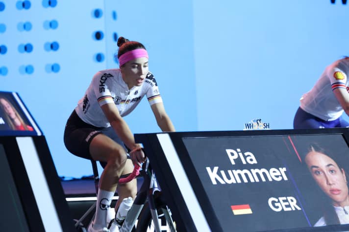 Pia Kummer ist eine der Profi-Fahrerinnen für die deutsche Nationalmannschaft im E-Cycling.