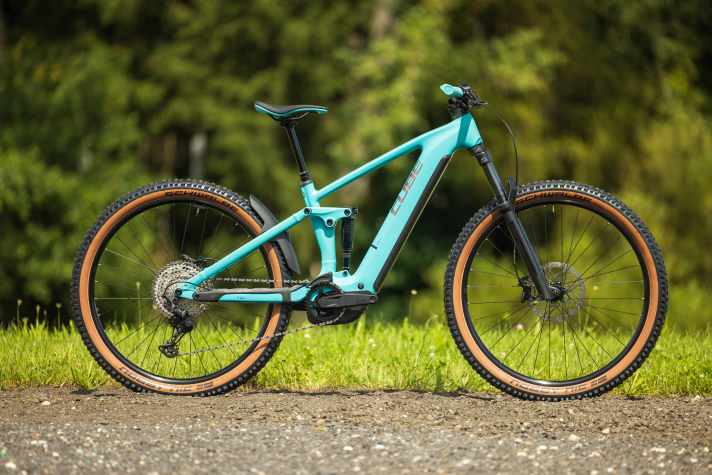 The Stereo Hybrid One44 Pro is based on its smaller 120 mm brother, but offers 140 millimetres of travel. Here, too, there are the polished weld seams.