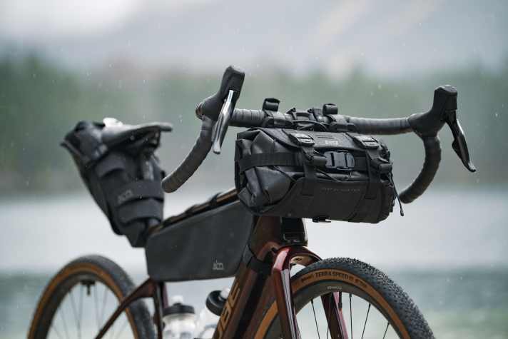 Matching panniers for handlebars, frame and saddle are available from Cube's own brand Acid.