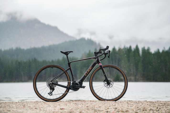 The Nuroad Hybrid C:62 SLT 400X is the sporty spearhead of the series and costs 6999 euros.