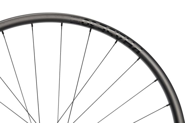 The hookless rims are specially designed for the respective area of use. They are available in Light, Base and Strong for cross country, trail and enduro use