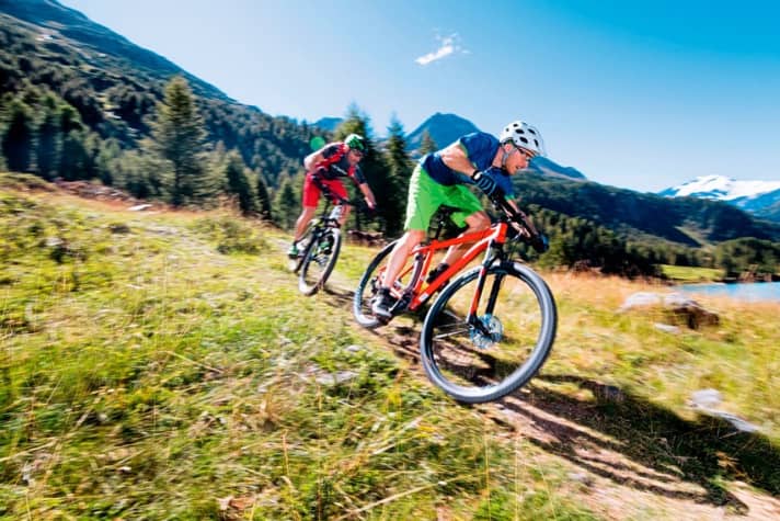 bike/89a56219bf1a1c1ed328373314deb8ce5d57355d-jpeg