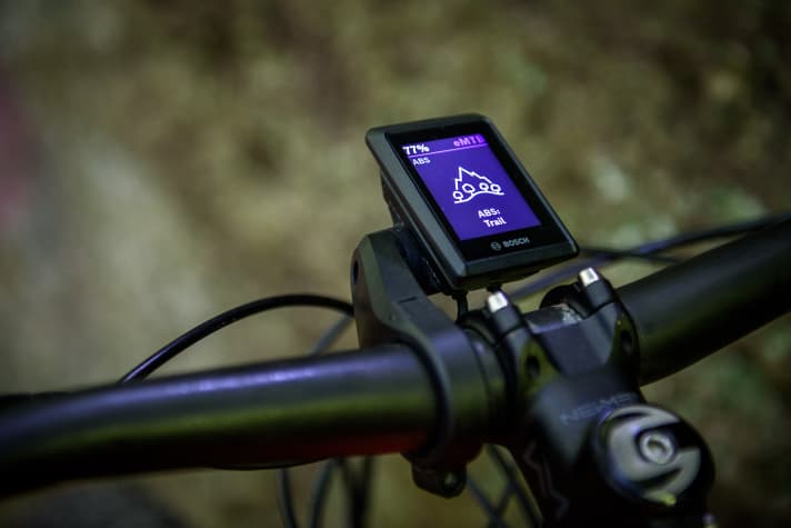 You can choose between two ABS modes on the Kiox display or in the app, or switch off the ABS completely.
