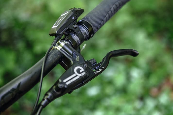 The sportiest brake lever for the ABS brake is designed for two fingers. A one-finger version would be desirable.