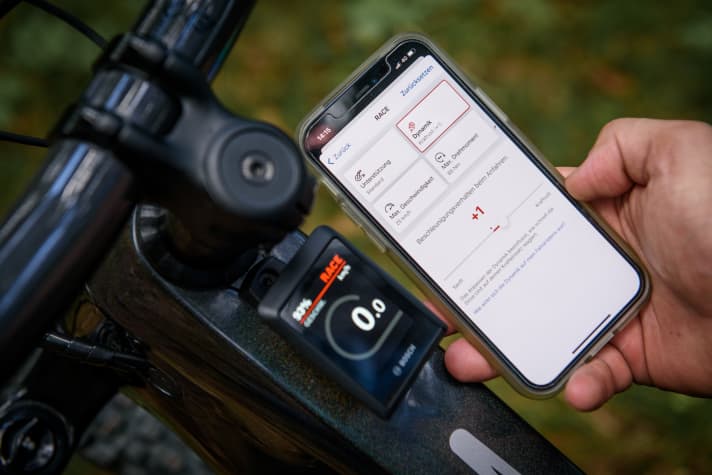 The CX Race can be fine-tuned via the app. If the factory setting is too toxic for you, you can tone it down a little here.
