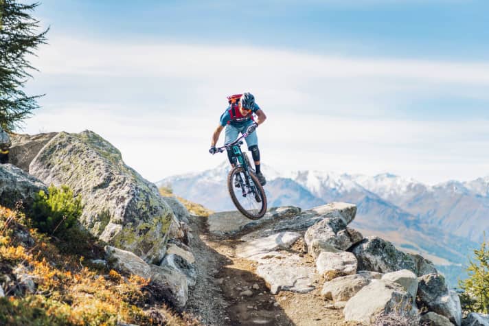 Auf ruppigen Alpen-Trails fühlt sich das Radon-All-Mountain wohl.