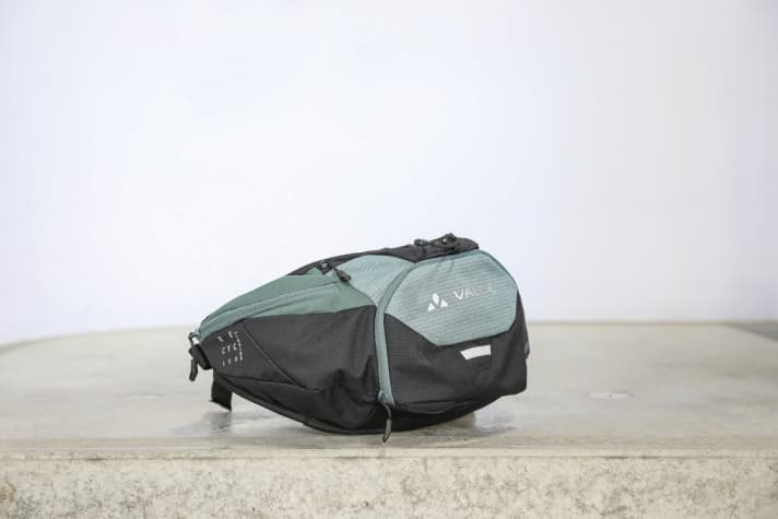 Clevere Aufteilung und ein praktischer Trinkflaschenhalter