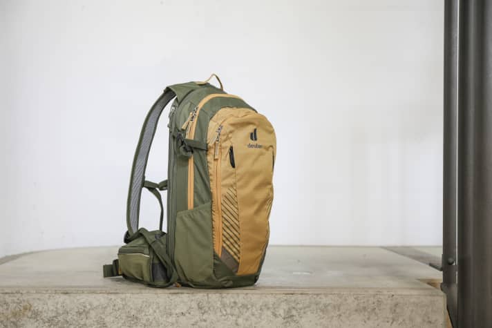 An absolute classic and still a great backpack: the test winner MTB backpack Deuter Compact 14 EXP
