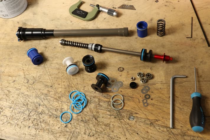 No matter where they come from: Suspension elements consist of hundreds of small parts.