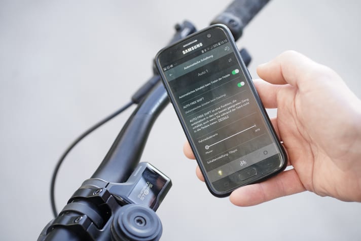 Automatic shifting while rolling and automatic shifting while pedalling - these two functions can be activated and deactivated separately.