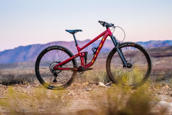 A lot has changed in terms of frame geometry, as seen here on the Vitus Mythique AMP model in the top price segment.