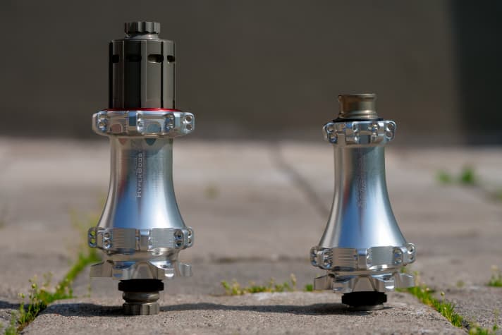 Extralite HyperBoost 3 Naben und ein wenig Fugenmoos.