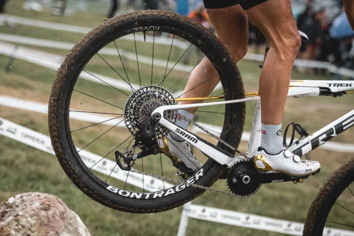 Auch Jolanda Neff war bei der MTB-WM in Les Gets mit dem neuen Sram-Antrieb unterwegs.