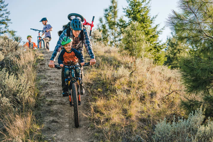 With the right child seat, your little one will have fun on the tour.