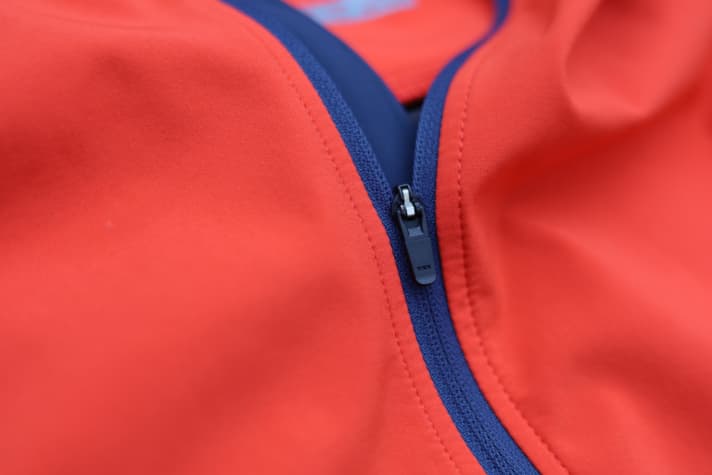 The zip of the Schöffel Hybrid Jkt Grimaldo M should be larger for use with gloves.