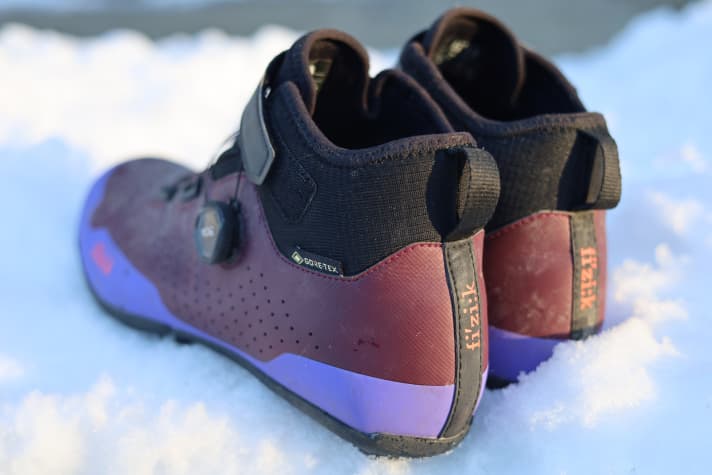 Der Gore-Tex-Schriftzug findet sich nicht nur als “GTX”-Abkürzung im Namen des neuen Fizik Winterschuhs.