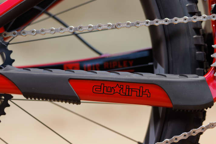 The tried-and-tested DW-Link remains on the Ibis Ripley even after the update. The enlarged chainstay protector is intended to provide more noise damping.