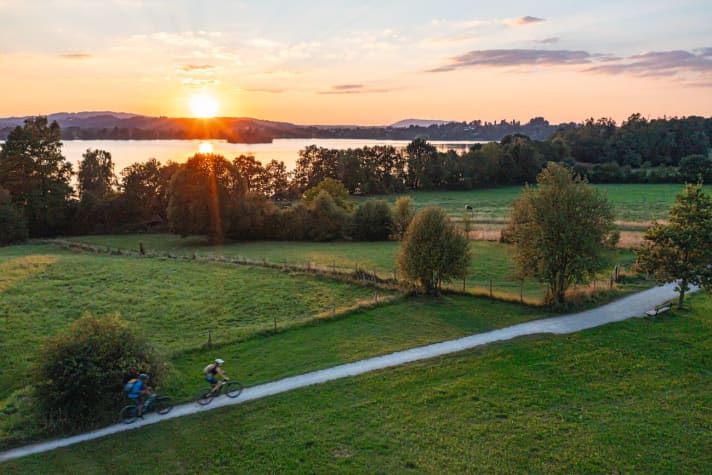 Ammergau Alps: Biking & swimming on the border between Bavaria and Tyrol. Page 102