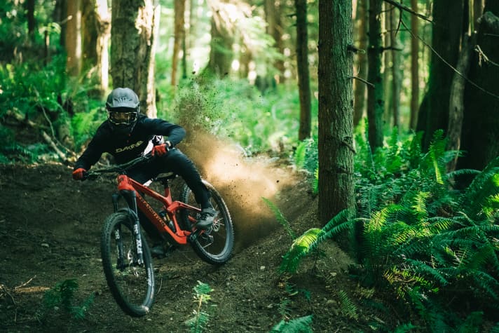 Ready to shred. The Patrol with carbon frame is said to have shed 1.2 kilograms.