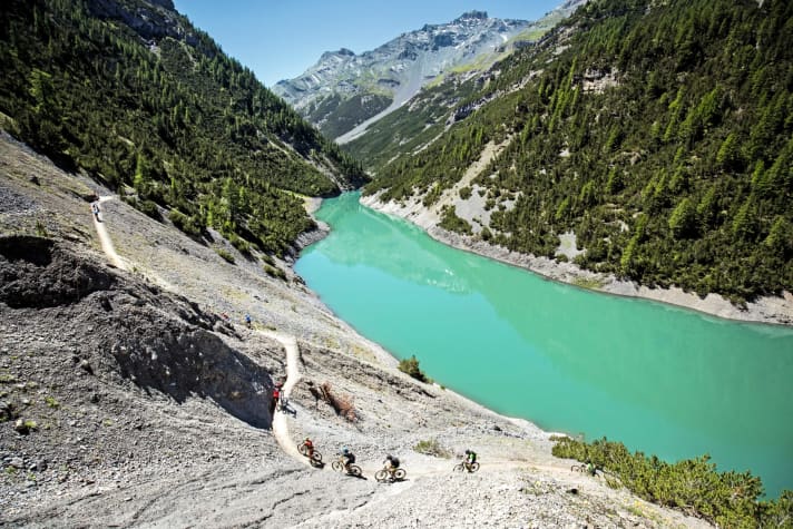   Auf dem Weg nach Livigno passiert man mehrere Seen.