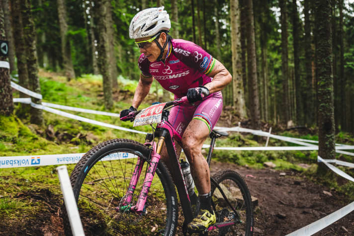   Ihre Cross-Country-Karriere beendet Sabine Spitz 2018 nach dem Bundesliga-Rennen in Freudenstadt. Zuvor holt sie sich den fünften DM-Titel im Marathon. Ein Jahr später ist auch in dieser Disziplin für sie Schluss.