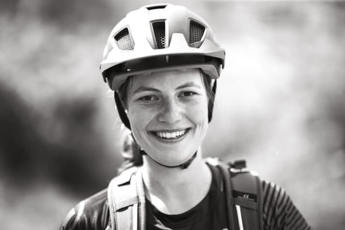   Greta Weithaler is a former cross-country athlete and is now a brand ambassador for Bosch on her e-MTB. The South Tyrolean rider particularly enjoys long tours, which can also be tough uphill rides. In EMTB, she reveals what really matters when it comes to the right equipment.