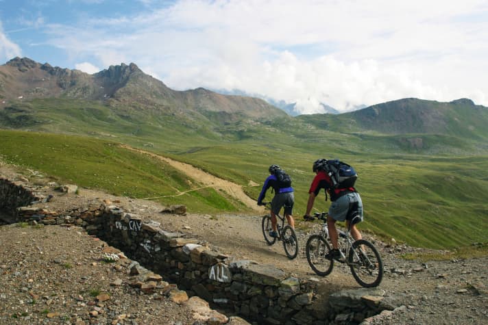   The terrain at the Forcella di Montozzo is not rugged.