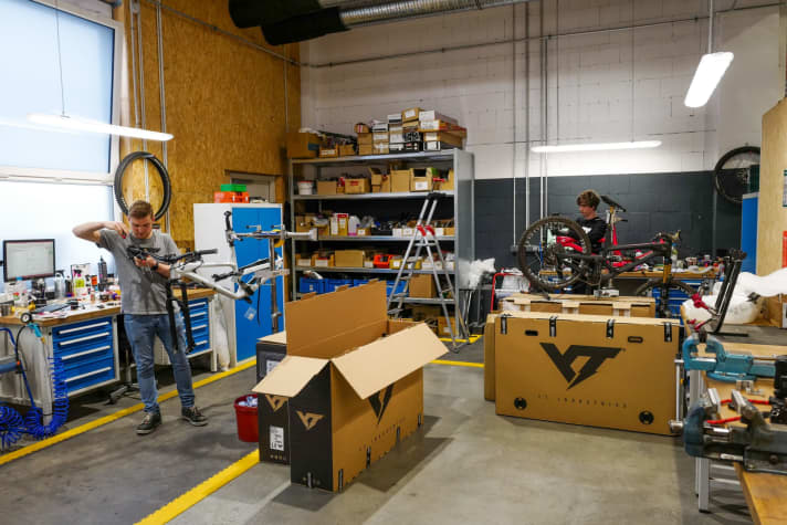   Sebastian Maag, Global Brand Manager at direct mail order company YT Industries in Forchheim, answered our questions.