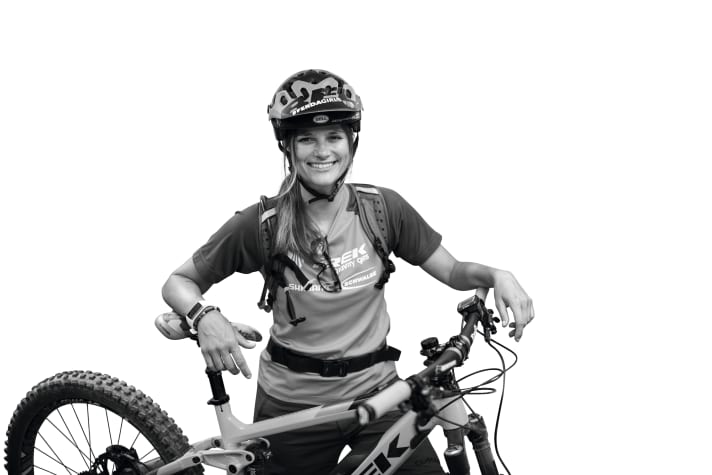   Steffi Marth: Sie tingelt durch die Welt von Foto-Shoot zu Foto-Shoot, von einem Adventure-Trip zum nächs­ten. Freeride-Profi Steffi Marth „is living the dream“. Da können wir den Neid nur runterschlucken.