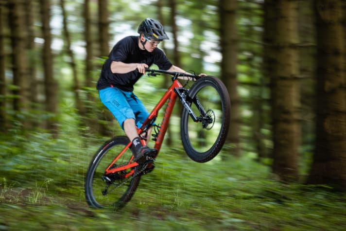   A lightweight trail rocket: the Epic Evo Expert, which costs 6999 euros since Specialized's price increase.