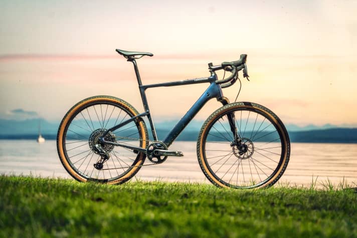   The Cannondale Topstone as a special gravel bike with Lefty suspension fork.