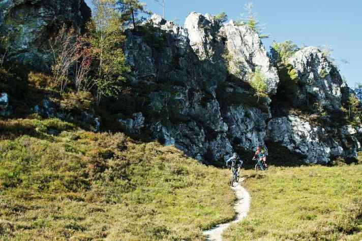 The trail on the Großer Pfahl is one of the highlights in the Viechtach region.