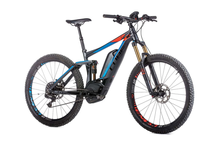   Das Cube Stereo Hybrid 140 HPA ist ein echter Alleskönner, das sich keinen Patzer leistet. Ein Plug-and-Play-Bike, das man seinem besten Freund empfiehlt.