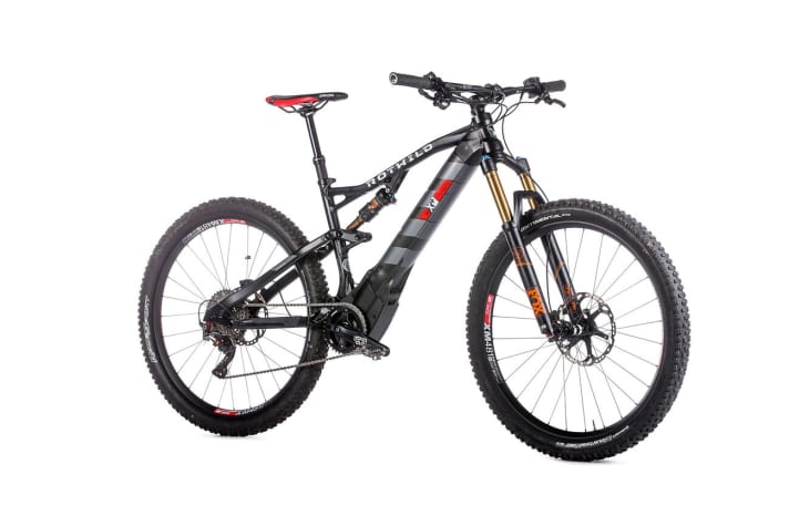   The Rotwild R.X+FS Evo offers system integration par excellence. For people who appreciate high-tech and design, want to benefit from the e-drive uphill, but actually want to forget about it downhill.