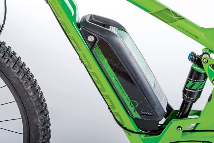 Abgegrenzt: Bergamont schafft sich mit dem eigenständigen Motor-Cover trotz Bosch-Antrieb einen individuellen Look. Bei Bosch sind im Übrigen die Akkus kompatibel: 300-, 400- und 500-Watt-Systeme können einfach eingeklickt werden.