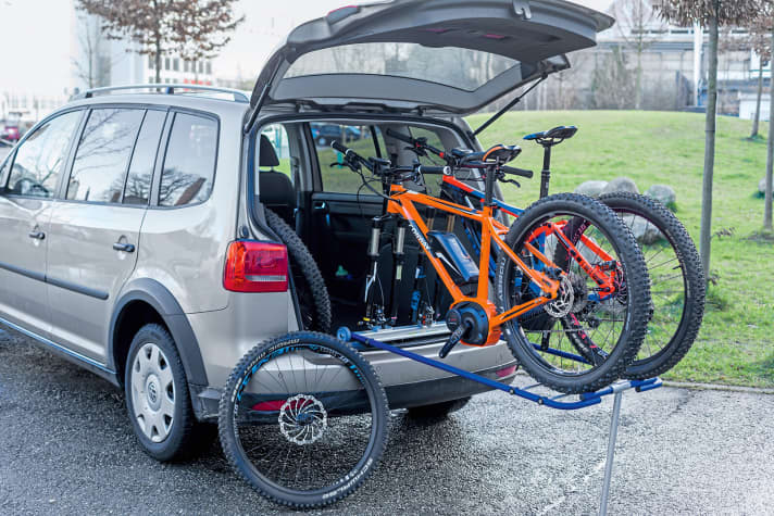   Transport in the vehicle interior