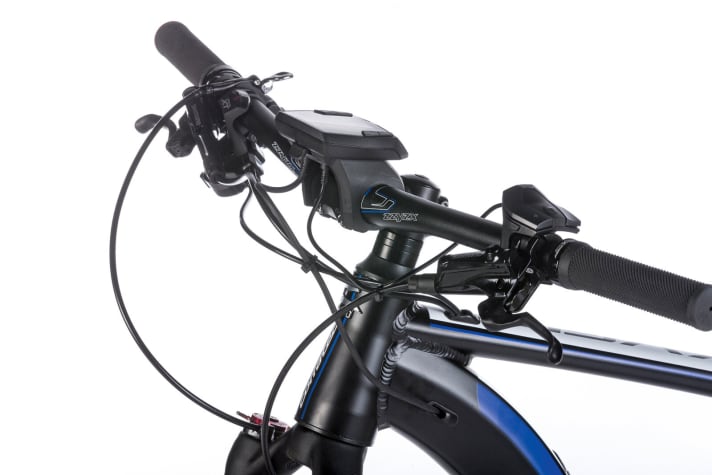   Cable clutter: The Corratec's many cables and wires make for a mess. In our opinion, the locking function of the fork is unnecessary on the E-MTB.    