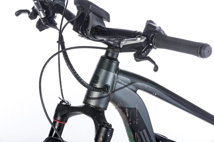 Nice details: internally routed cables are standard, on the Bulls they are additionally sheathed to prevent damage to the sensitive power cables.