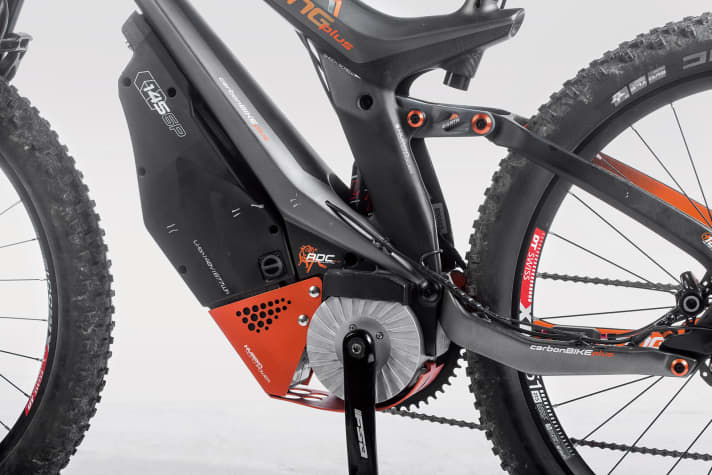   Monster battery: The heavy, large battery on the M1 Spitzing increases the overall weight considerably and impairs handling.