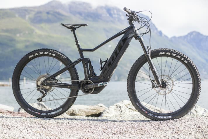 The E-Spark 710 Plus is available from dealers for 5800 euros with Fox suspension elements and Vario support.