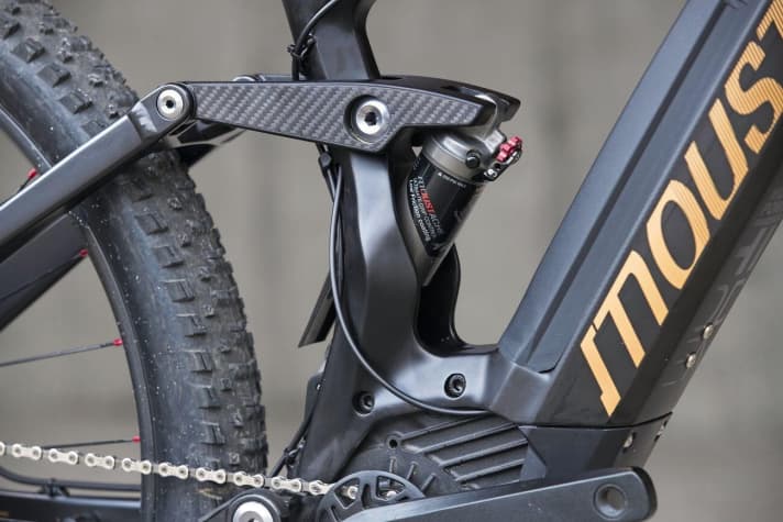   The shock on the Moustache Samedi is also produced in-house. A special low-speed compression stage is designed to improve the climbing characteristics.