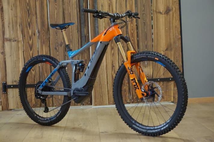   The Cube Stereo Hybrid 160 in the Action Team version is designed for maximum downhill fun.